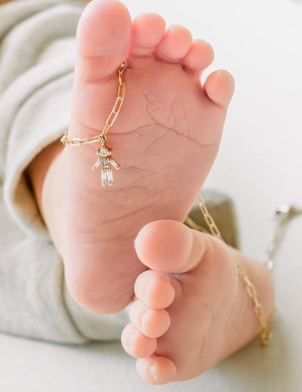 The Dad’s Complete Guide to Push Presents — What to Buy, How Much to Spend, and How to Make It Meaningful